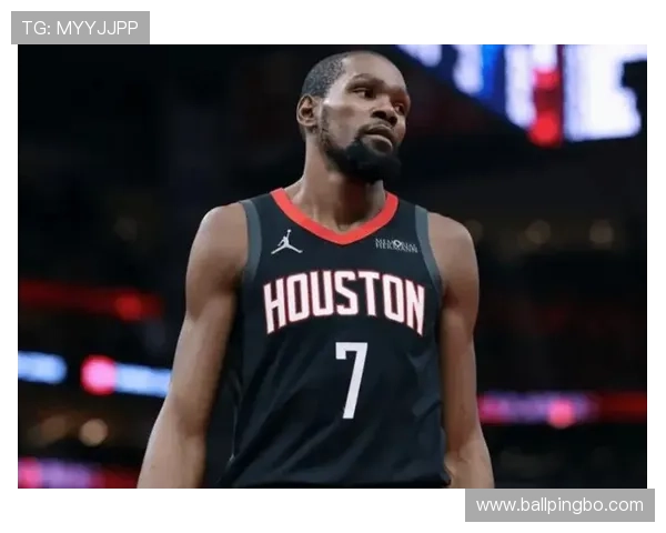 杜兰特季后赛连续关键三分命中明显拉开与乔治得分差距