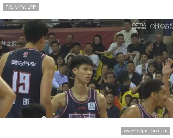 罗伯特·威廉姆斯内线挡拆创造优势效率显著提升球队防守稳定性